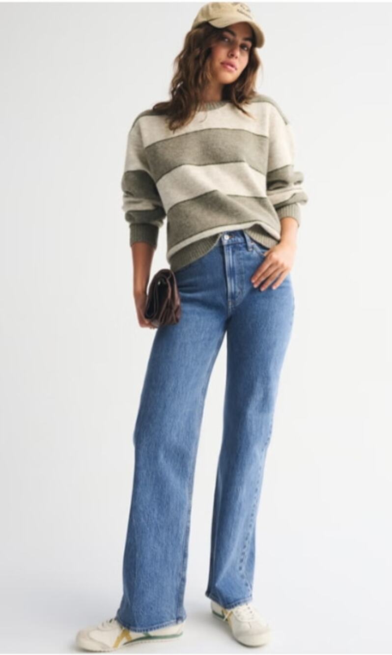 Abercrombie and Fitch 90s Relaxed High Rise Jeans Size 8 Short
